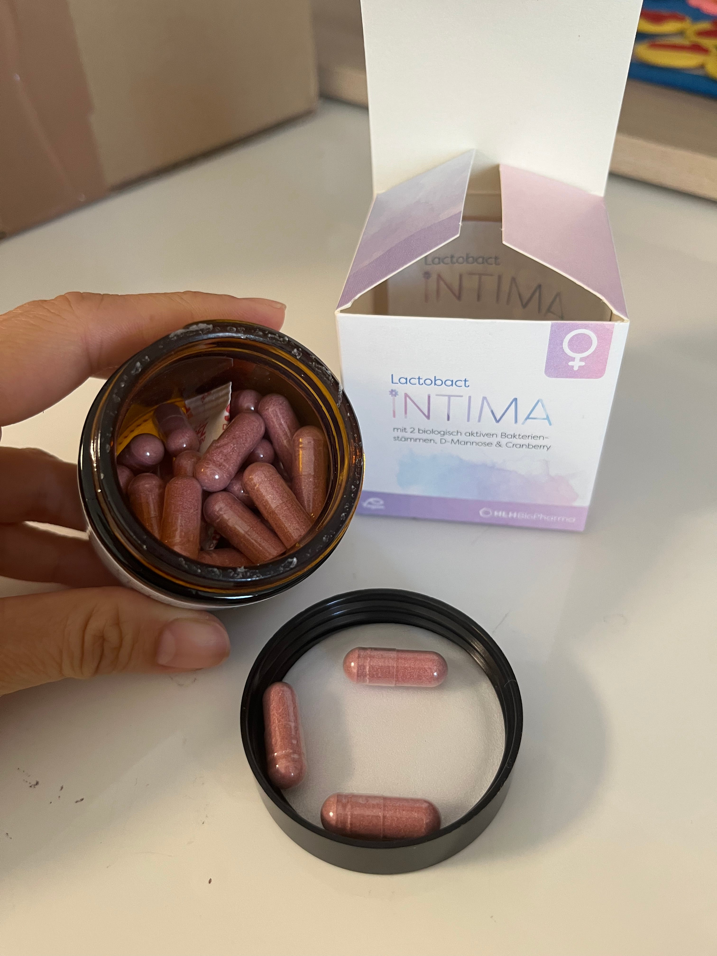 HLH Lactobact Intima Probiotika für den Intimbereich der Frau und Kapseln gegen Harnwegsinfektionen, 30 Kapseln (enthalten Cranberry, Mannose und andere Inhaltsstoffe, die speziell für die Intimhygiene der Frau entwickelt wurden).